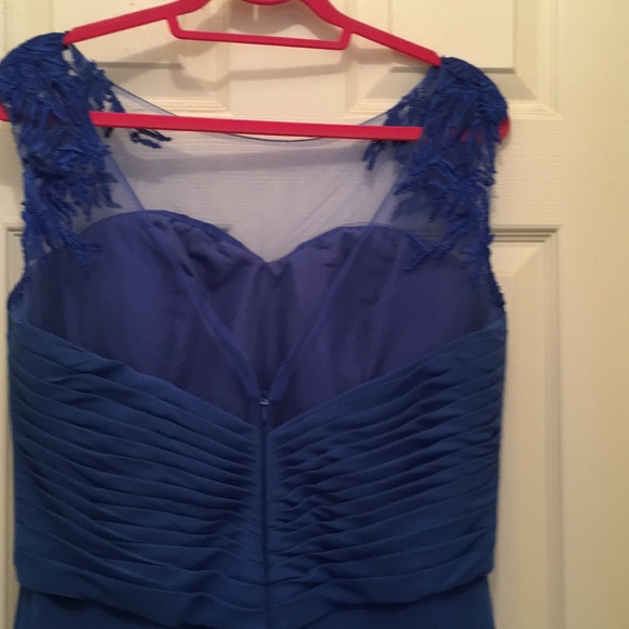 Formal gown - Picture 3 of 4